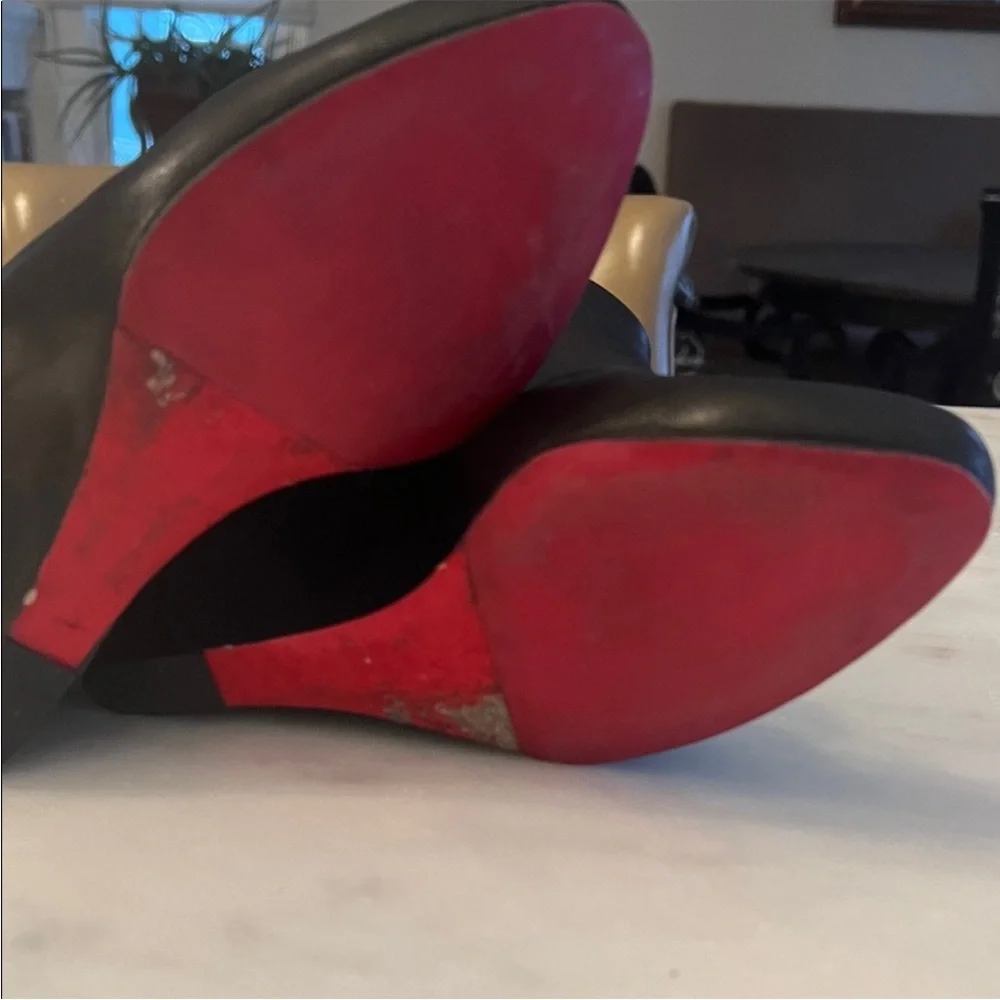 Christian Louboutin Sleek Black Ankle Boots - Picture 3 of 8